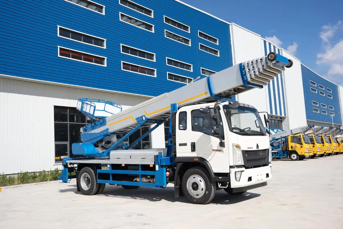 沅陵出租云梯车高空作业车 建筑垃圾搬运